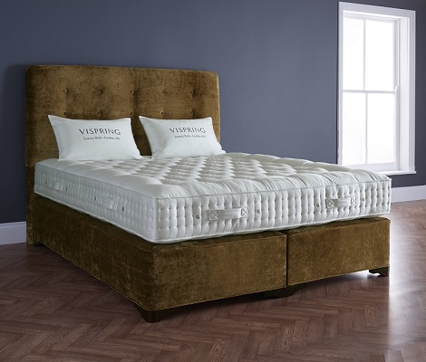 Vispring boxspring hoofdbord Achilles,knopen,stof oker,matras Shetland,Divan wool Prestige